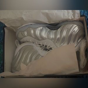 Women size 9.5. Been stored in the original box since I bought them.